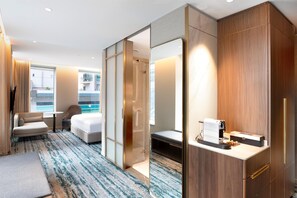 Deluxe Room, 1 King Bed - Doubletree By Hilton Auckland Albert Street (Auckland)