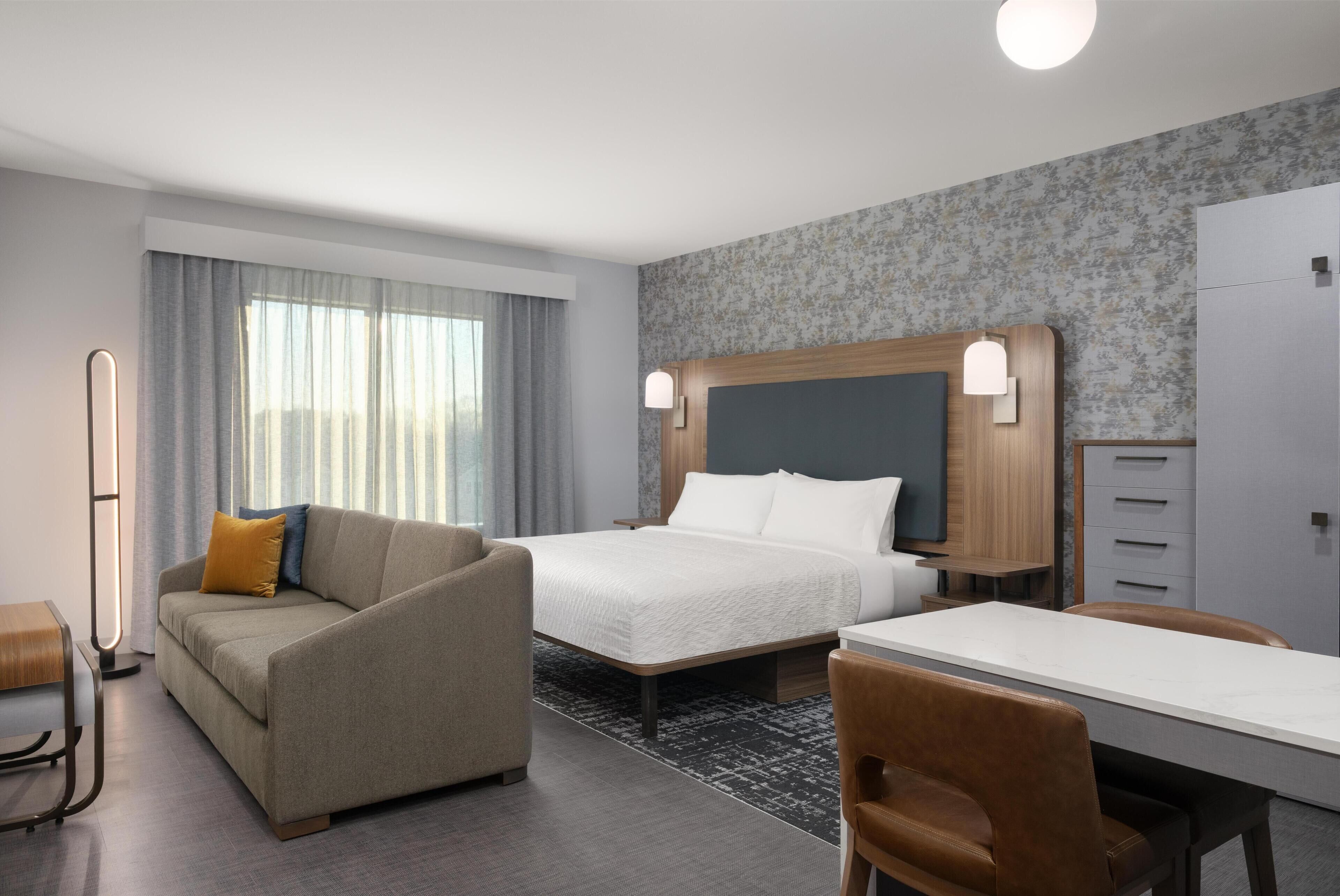 50-吋智慧型電視、數位頻道、Netflix、Hulu