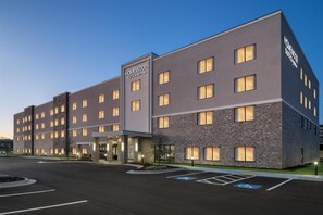 Exterior - Homewood Suites By Hilton Covington, Ga (Covington)