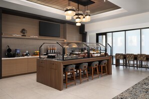 Free daily buffet breakfast - Homewood Suites By Hilton Covington, Ga (Covington)