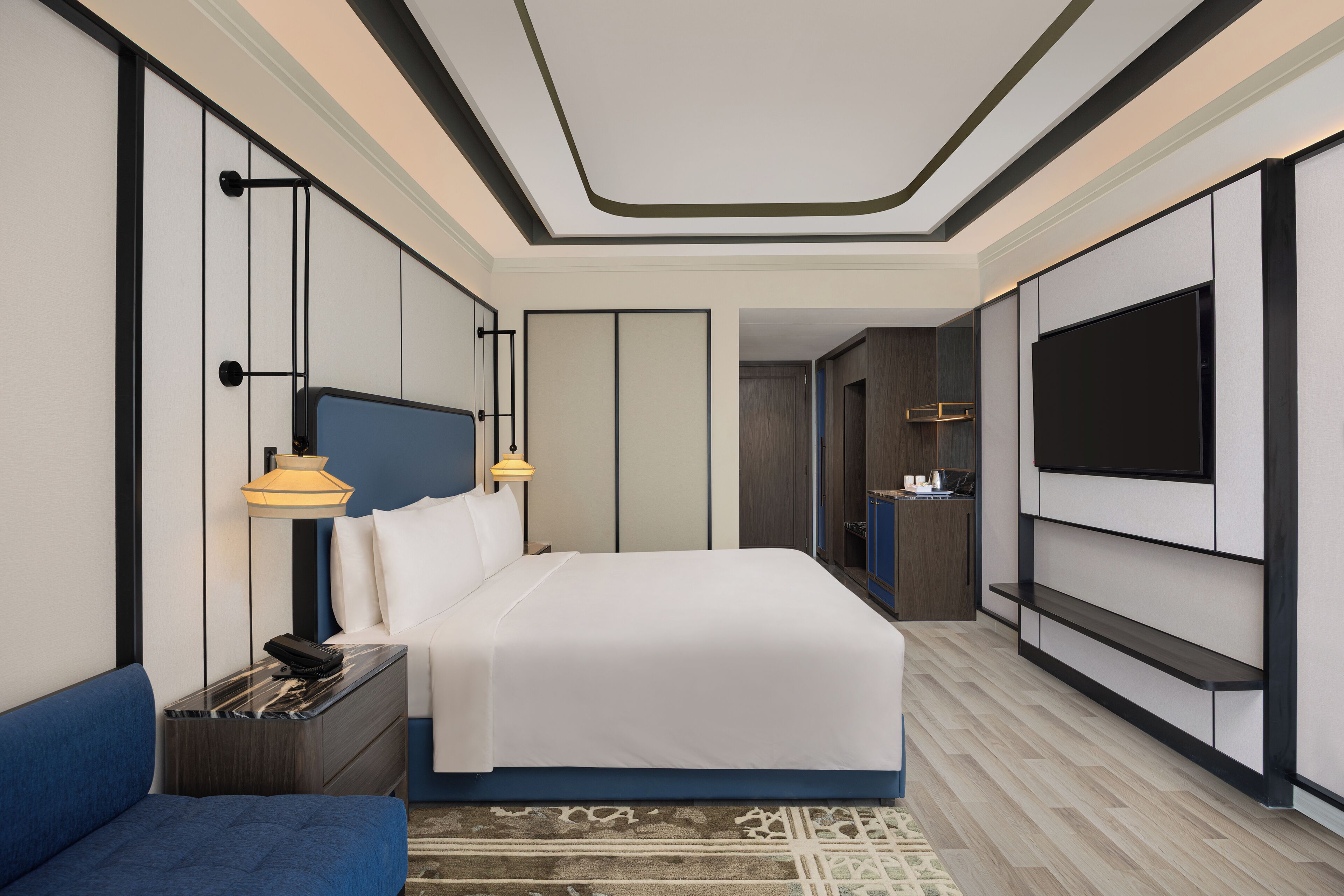 Minibar, in-room safe, desk, iron/ironing board