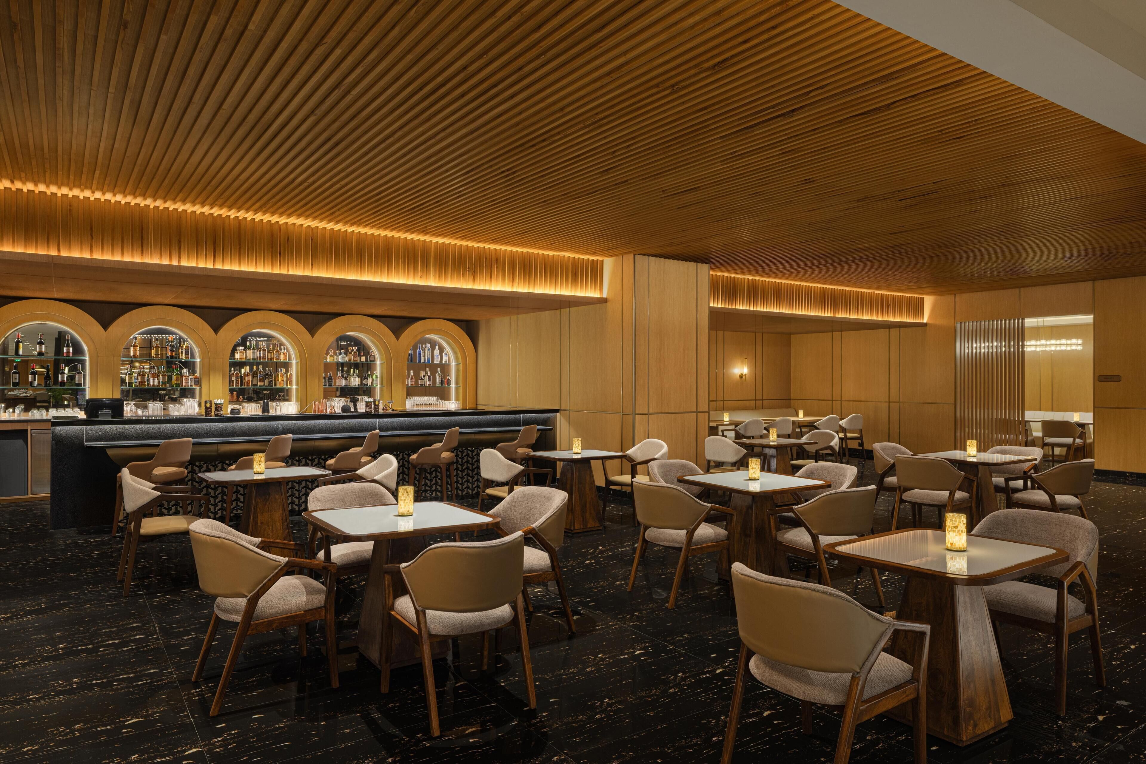 Alfresco dining, serves lunch and dinner