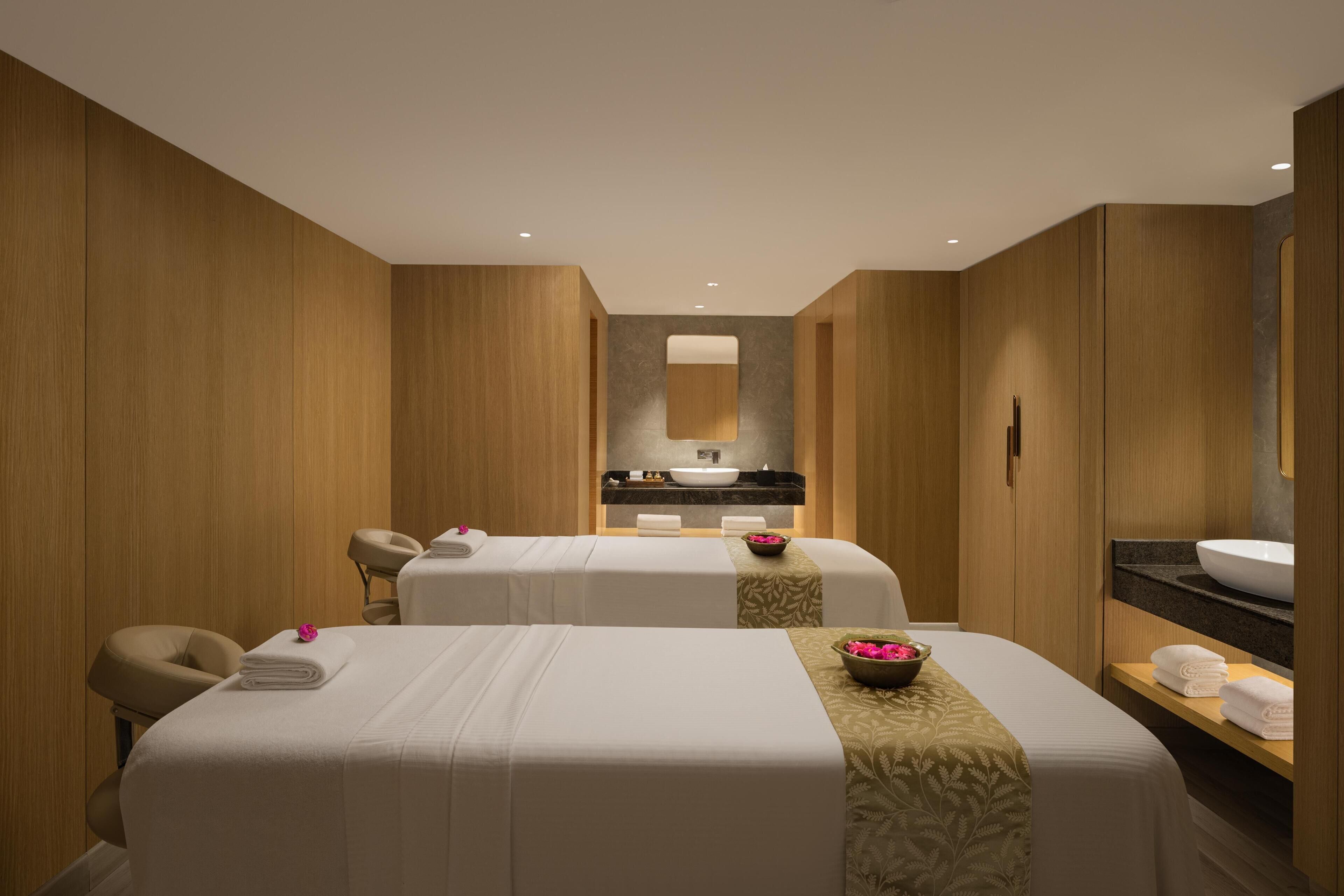 Couples treatment rooms, steam room, body treatments, aromatherapy