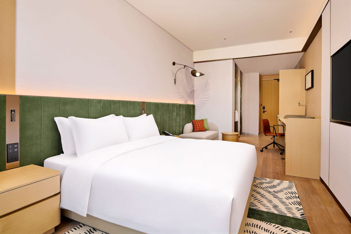 Room, 1 Queen Bed | Free WiFi