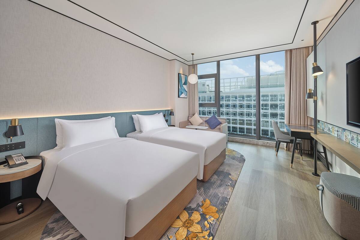 Kamar Basic, 2 Tempat Tidur Twin | Selimut bulu angsa, brankas, dan tirai kedap cahaya