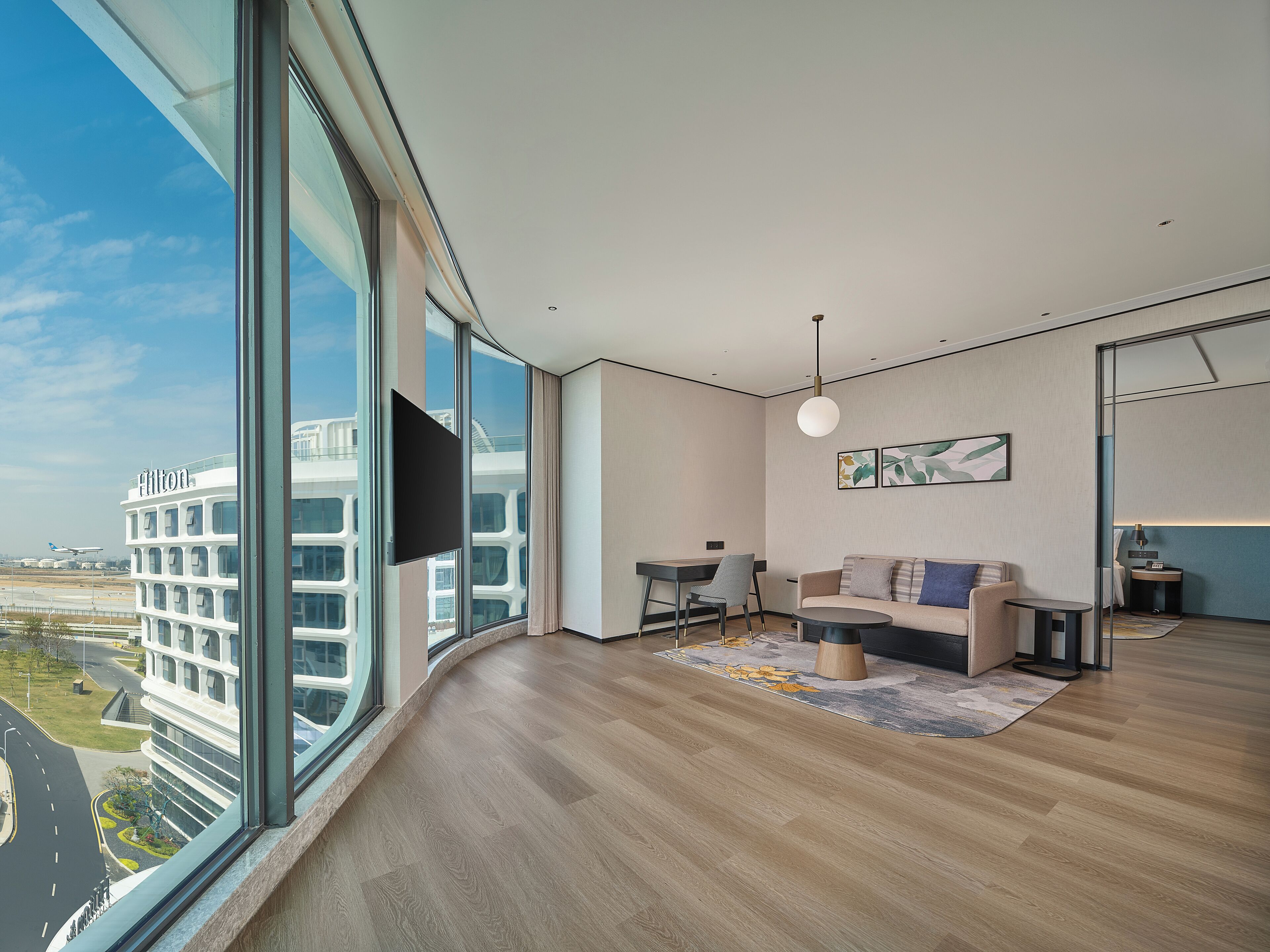 Phòng Suite Deluxe, 1 giường cỡ king | Chăn bông, két bảo mật tại phòng, màn/rèm cản sáng 