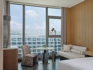 Down duvets, in-room safe, desk, blackout curtains - Hilton Guangzhou Baiyun Airport (Guangzhou)