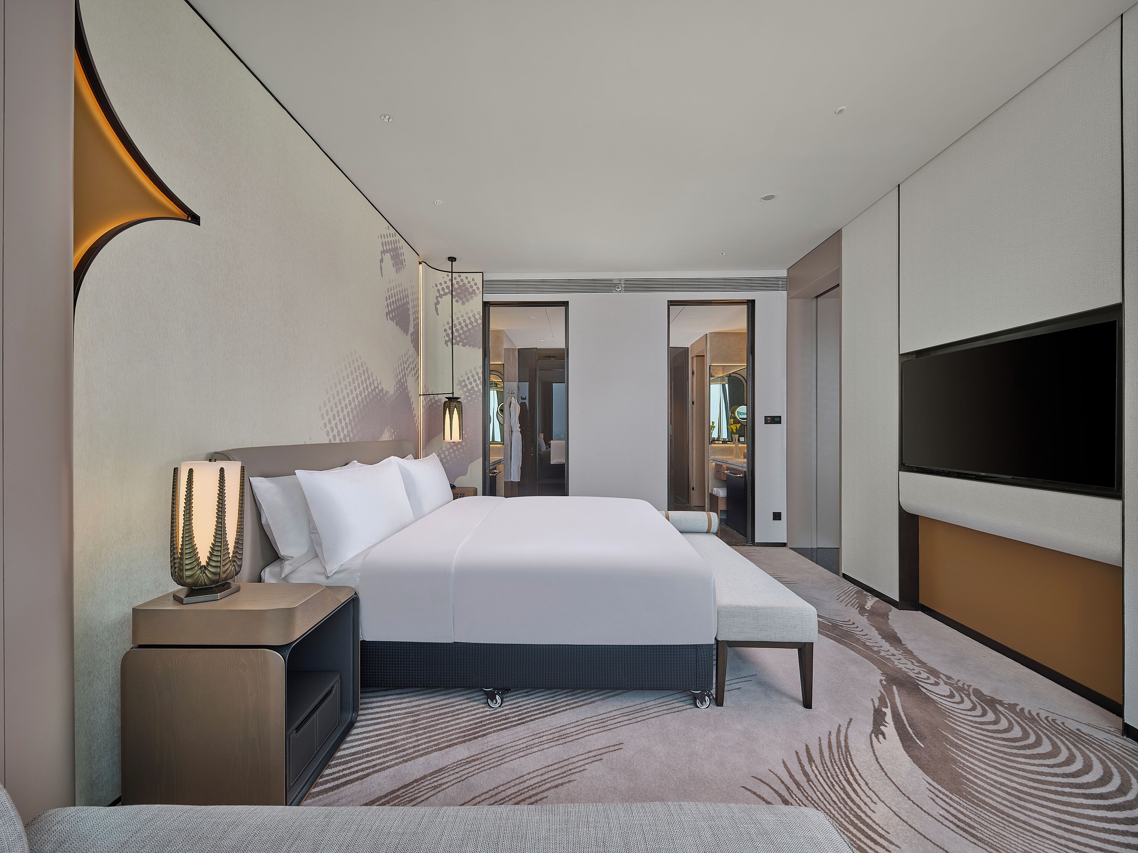 Down duvets, in-room safe, desk, blackout curtains