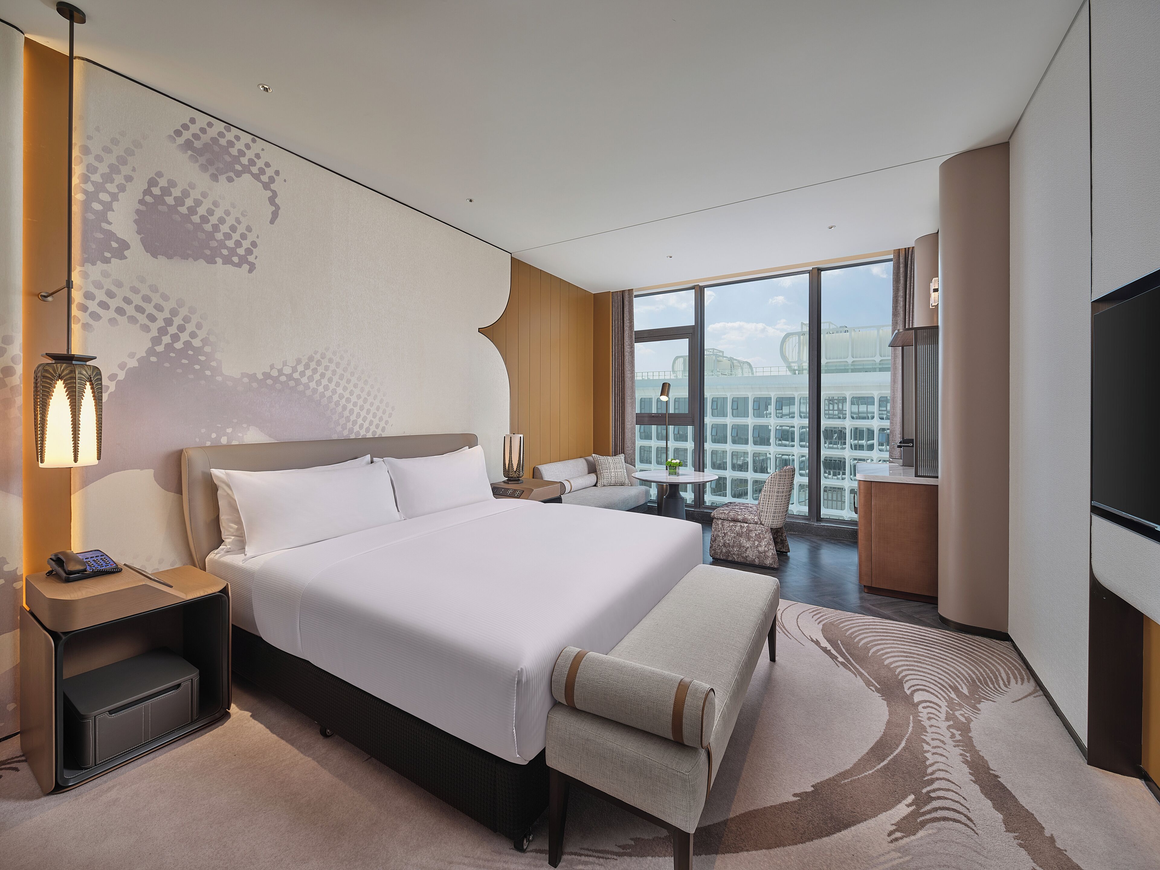 Cubrecamas, caja de seguridad en la habitación y cortinas blackout 