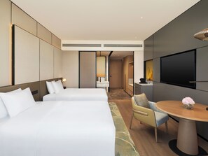 Room, 2 Twin Beds, Park View | Minibar, desk, blackout drapes, free cribs/infant beds - Doubletree By Hilton Zhengzhou Airport Aerotropolis (Zhengzhou)