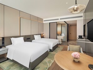 Phòng, 2 giường đơn | Minibar, bàn, màn/rèm cản sáng, nôi (giường cho trẻ sơ sinh) miễn phí