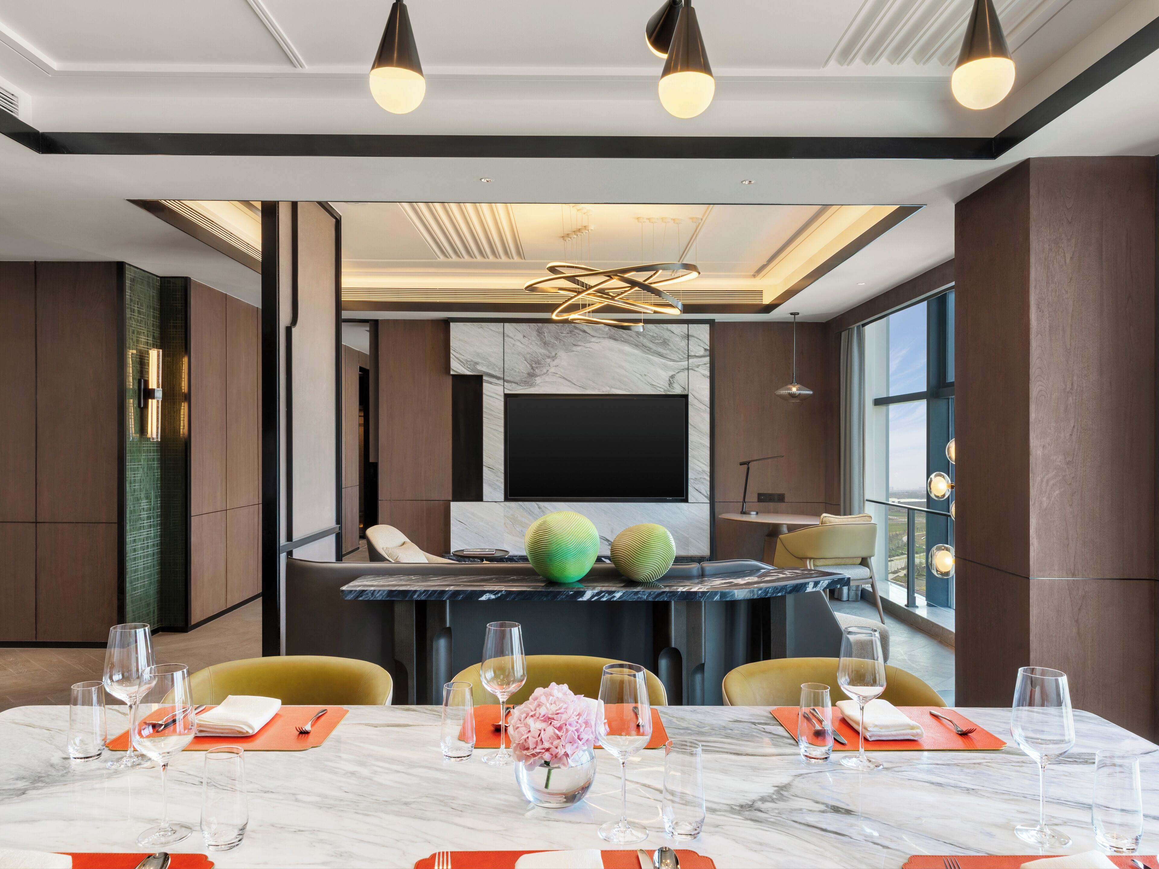 Premium Suite, 1 King Bed | Minibar, desk, blackout drapes, free cribs/infant beds
