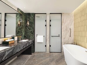 Premium-suite - 1 kingsize-seng | Badeværelse