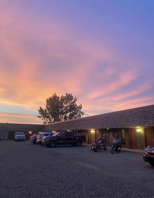 Exterior - North Winds Lodge LLC (Bowman)