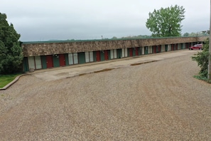 Exterior - North Winds Lodge LLC (Bowman)