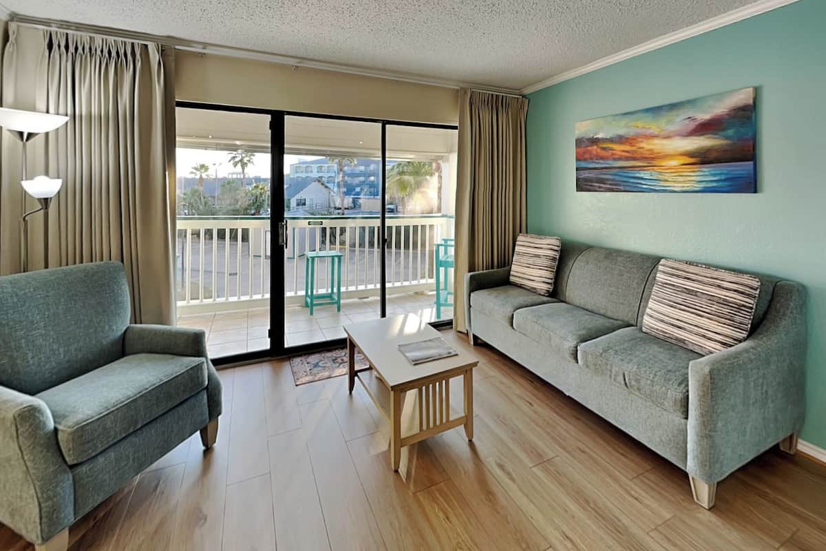 Condo (1 Bedroom) | Front of property