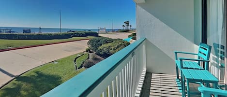 Condo (1 Bedroom) | Front of property