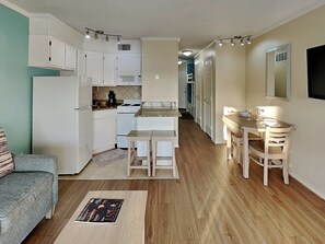 Condo (1 Bedroom) | Property amenity - Casa Del Mar 105 (Galveston)