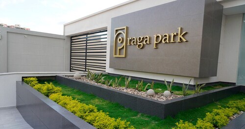 Modern apartment near the Ventura, swimming pool, gym and excellent view.