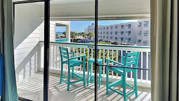 Condo (1 Bedroom) | Property amenity