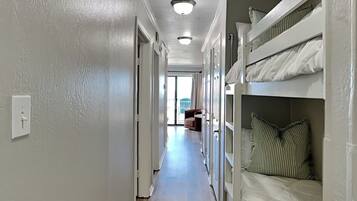 Condo (1 Bedroom) | Property amenity