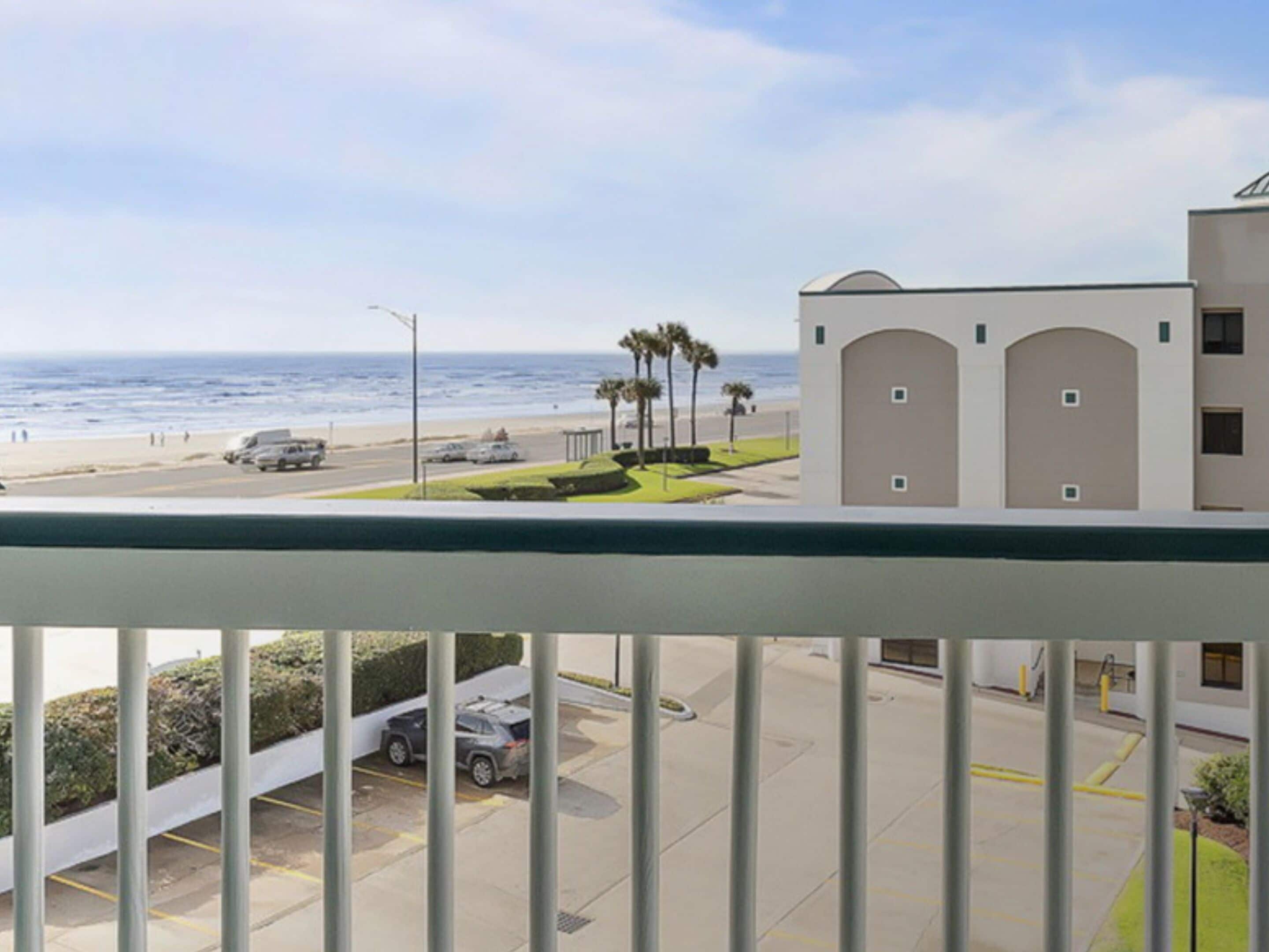 Condo (1 Bedroom) | Front of property