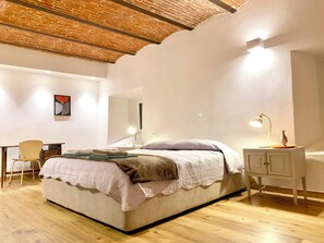1 bedroom, iron/ironing board, WiFi, bed sheets - Historic loft overlooking the hills of Florence (Firenze)