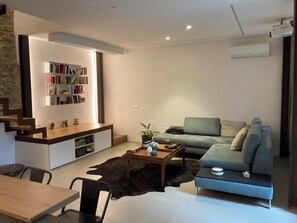 TV - Historic loft overlooking the hills of Florence (Firenze)