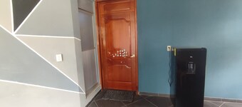 Ideal house for couples (pet friendly) with backyard