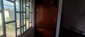 Ideal house for couples (pet friendly) with backyard