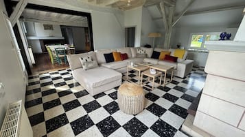 Smart-TV, peis, videospill og bøker