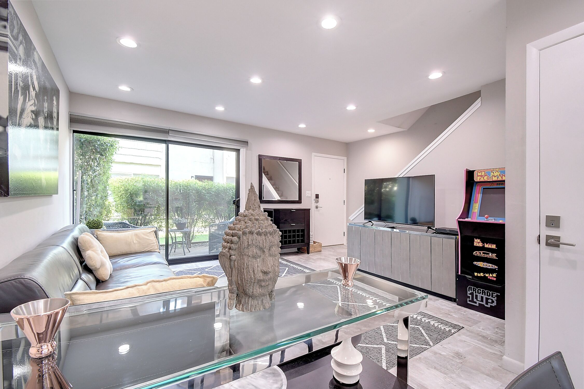 Smart TV, video games