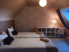 3 bedrooms, iron/ironing board, free WiFi, bed sheets - ♿ Fully accessible haven of peace - The sea just 50 meters away! (Le Relecq-Kerhuon)