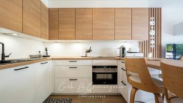 Micro-ondes, four, plaque de cuisson, lave-vaisselle