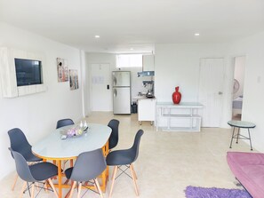 舒適公寓, 陽台 | 起居區