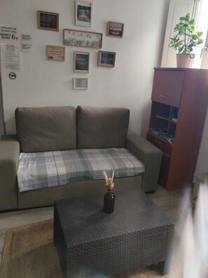 Mainan, monitor komputer, pencetak 