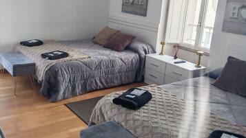 遮光窗帘、熨斗/熨板、免费 WiFi