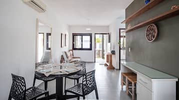 Basic Apartment | Dining