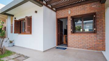 Basic Apartment | Exterior detail