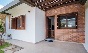 Basic Apartment | Exterior detail