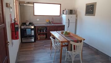 CHASKA | Private kitchen | Full-size fridge, microwave, oven, stovetop