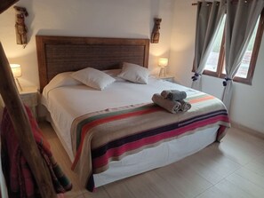 INTI | In-room safe, blackout drapes, iron/ironing board