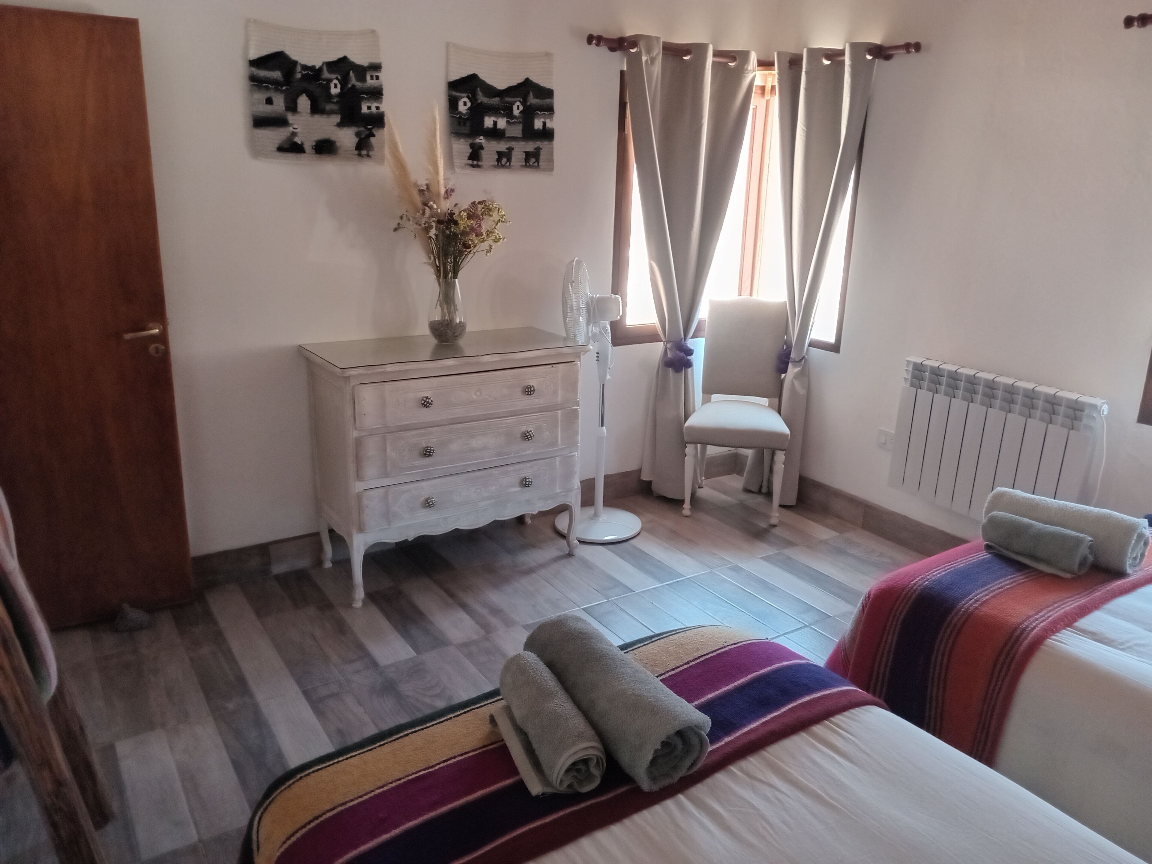 CHASKA | セーフティボックス (室内)、遮光カーテン、アイロン / アイロン台、ベビーベッド (無料)