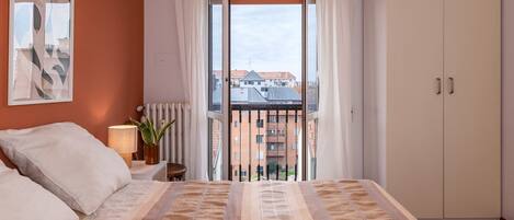 1 bedroom, iron/ironing board, free WiFi, bed sheets