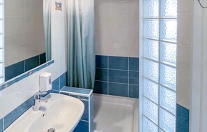 Douche, sèche-cheveux