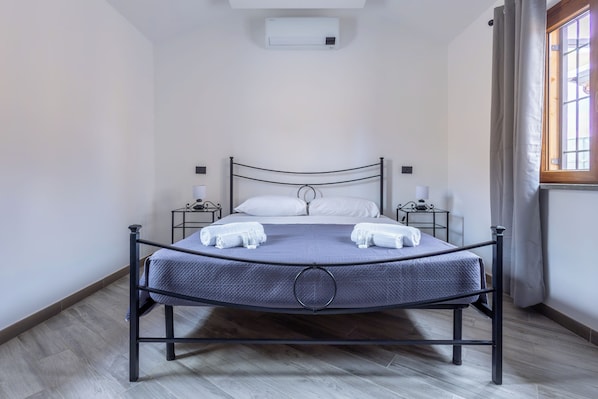 8 camere, Wi-Fi, lenzuola