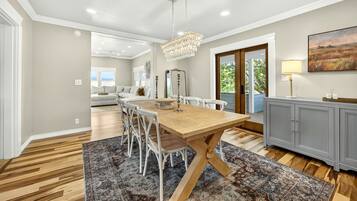 Villa Familiale, plusieurs chambres, vue vallée | Restauration