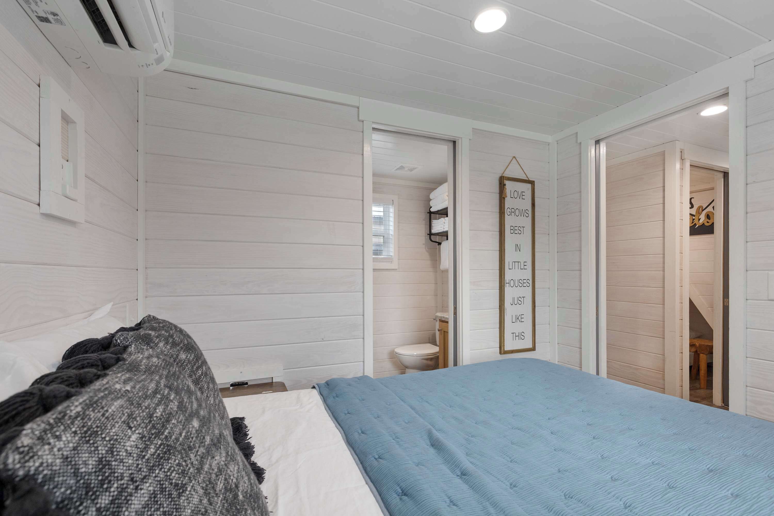 2 bedrooms, iron/ironing board, travel crib, bed sheets