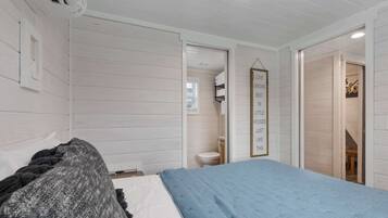 2 bedrooms, iron/ironing board, travel crib, bed sheets