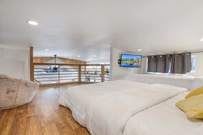 2 Schlafzimmer, Bügeleisen/Bügelbrett, Reisekinderbett, Bettwäsche
